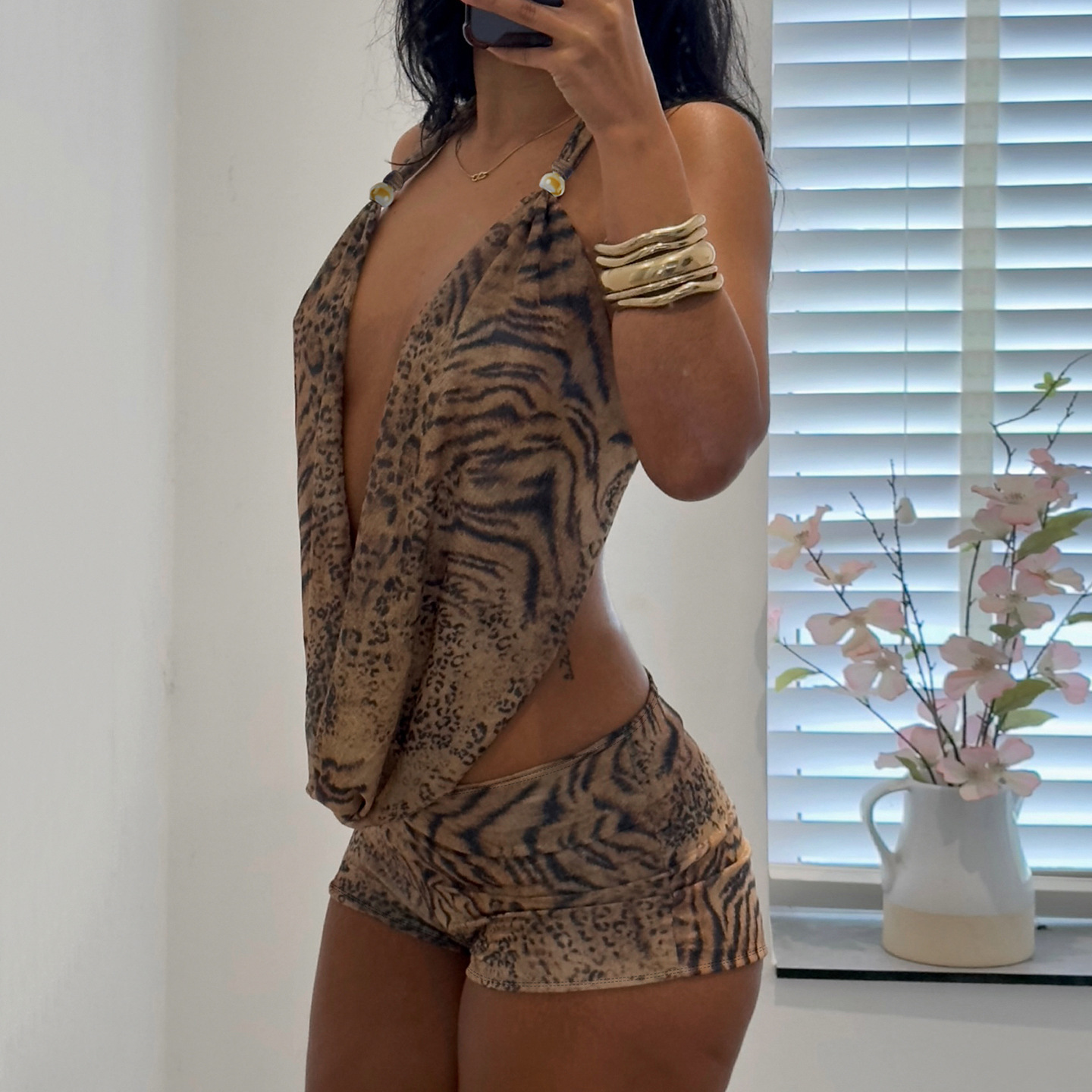 طقم نسائي من قطعتين بنقشة الفه - مراجعة Summer Clothing Women Sale وسعره